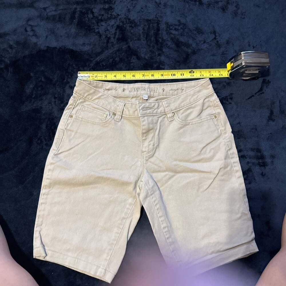 Jennifer Lopez Tan Straight Leg Bermuda Shorts, Women's Size 6
